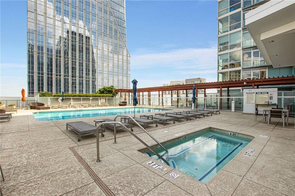 10 Terminus Place Pool Deck with spa and city views